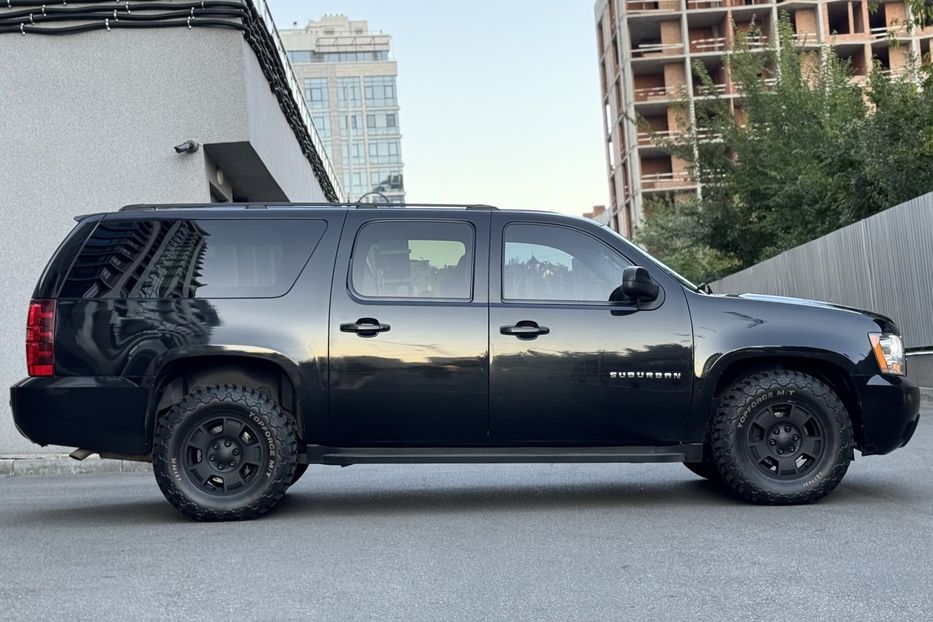 Продам Chevrolet Suburban 2011 года в Киеве