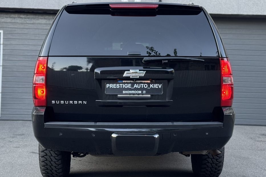 Продам Chevrolet Suburban 2011 года в Киеве