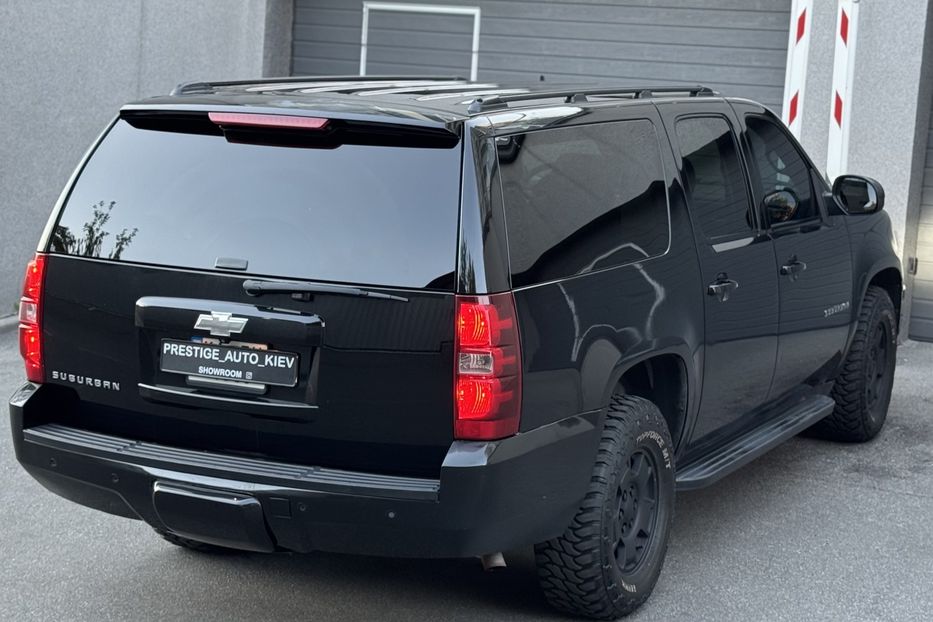 Продам Chevrolet Suburban 2011 года в Киеве