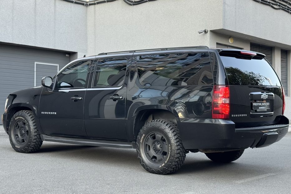 Продам Chevrolet Suburban 2011 года в Киеве