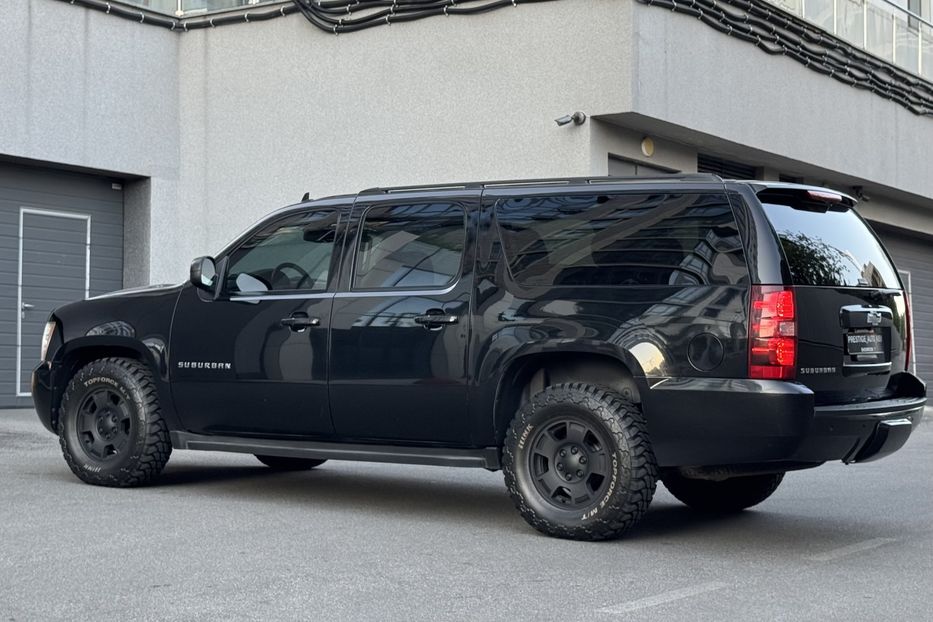Продам Chevrolet Suburban 2011 года в Киеве