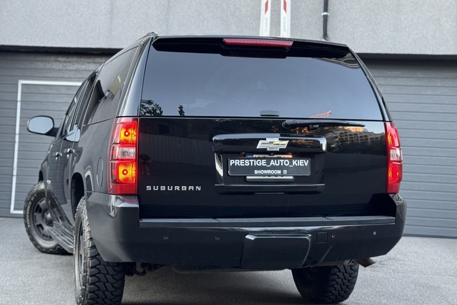 Продам Chevrolet Suburban 2011 года в Киеве