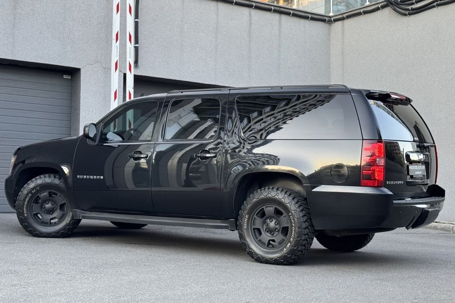 Продам Chevrolet Suburban 2011 года в Киеве