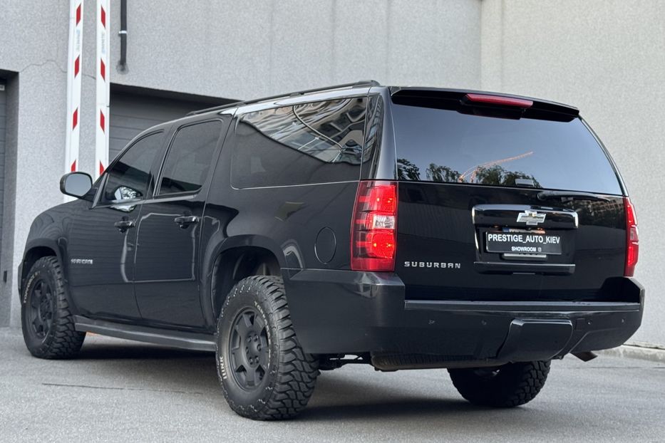 Продам Chevrolet Suburban 2011 года в Киеве