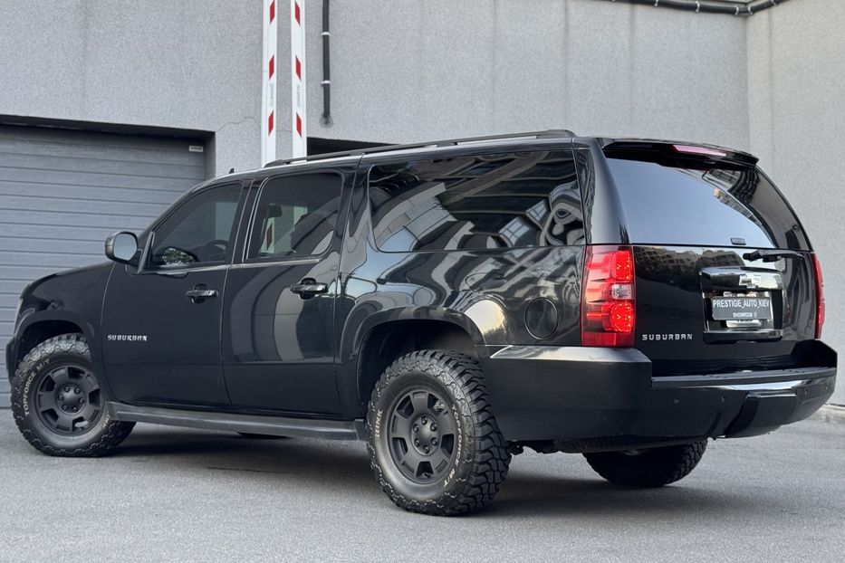 Продам Chevrolet Suburban 2011 года в Киеве