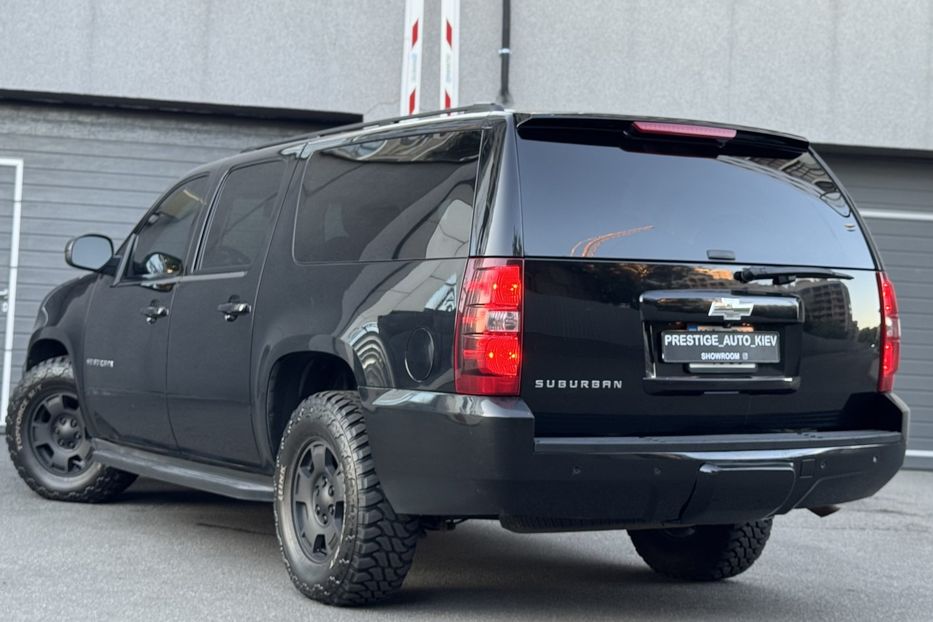 Продам Chevrolet Suburban 2011 года в Киеве