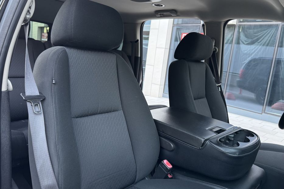 Продам Chevrolet Suburban 2011 года в Киеве