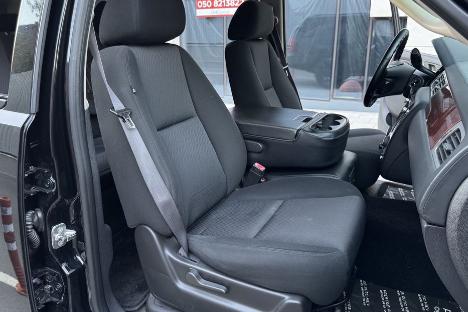Продам Chevrolet Suburban 2011 года в Киеве