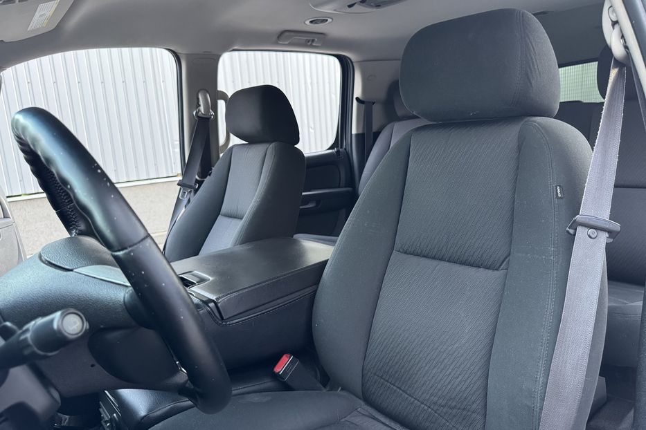 Продам Chevrolet Suburban 2011 года в Киеве