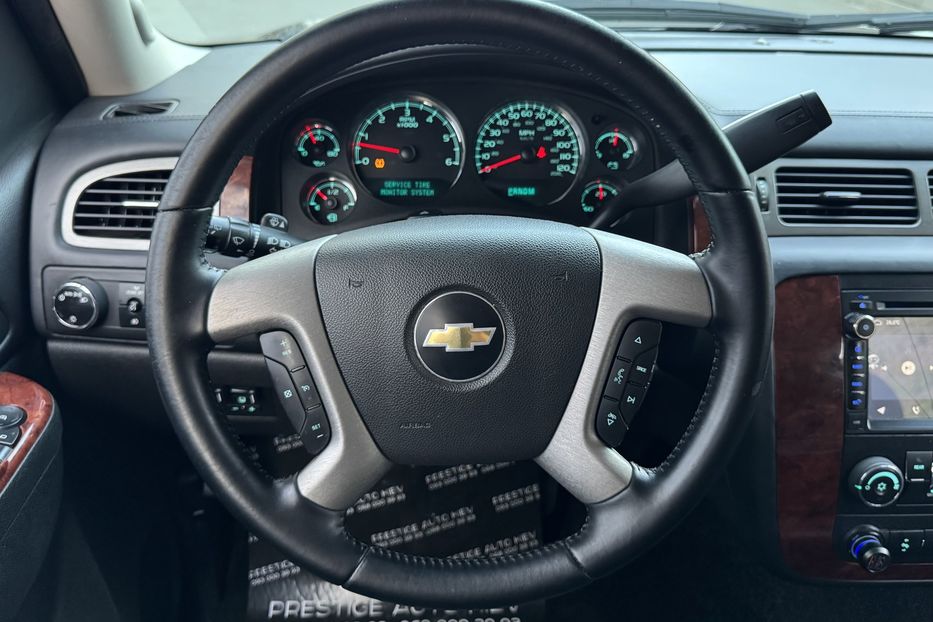 Продам Chevrolet Suburban 2011 года в Киеве