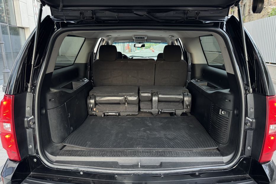 Продам Chevrolet Suburban 2011 года в Киеве