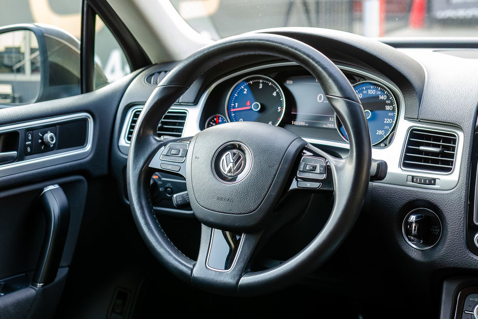 Продам Volkswagen Touareg 3.0TDI LIFE 2015 года в Киеве