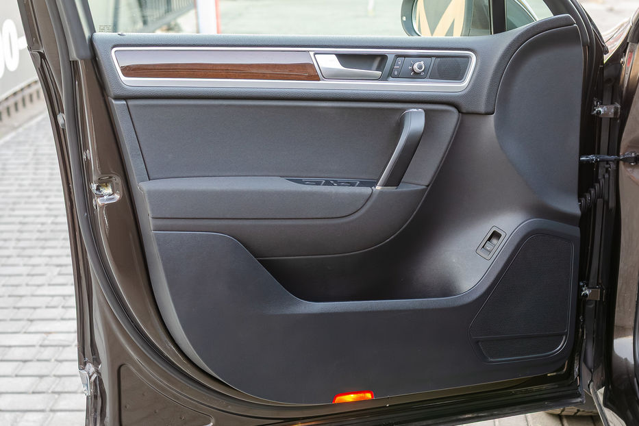 Продам Volkswagen Touareg 3.0TDI LIFE 2015 года в Киеве