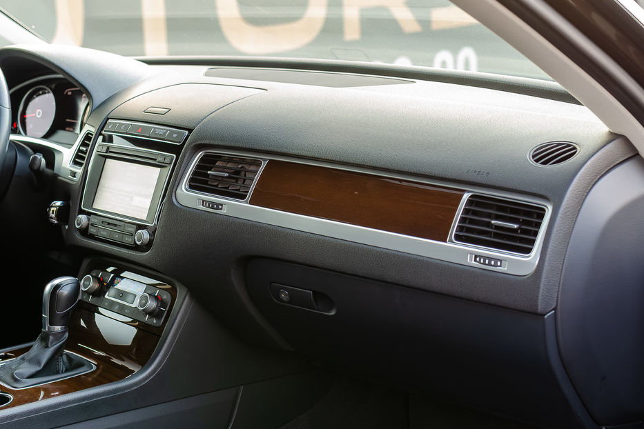Продам Volkswagen Touareg 3.0TDI LIFE 2015 года в Киеве