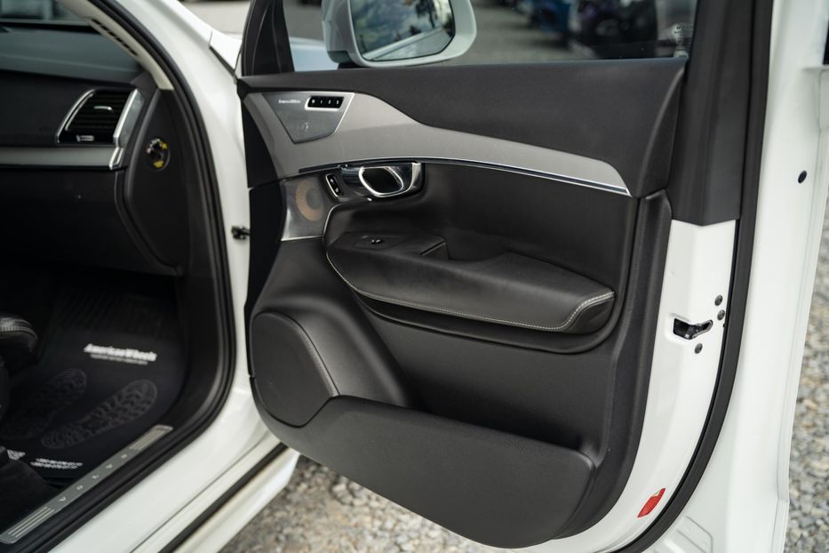 Продам Volvo XC90 T6 AWD Inscription 2015 года в Черновцах