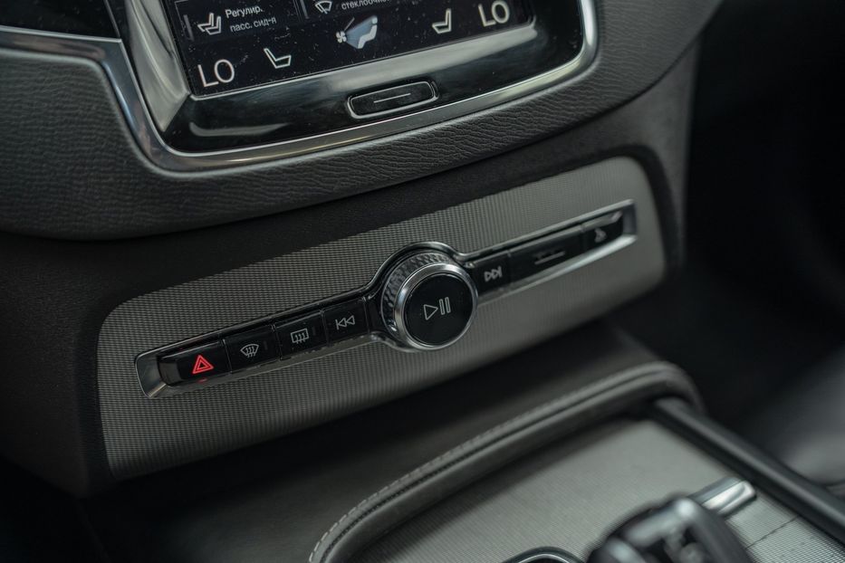 Продам Volvo XC90 T6 AWD Inscription 2015 года в Черновцах