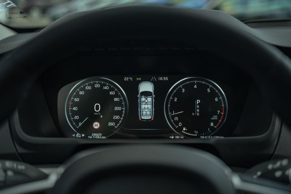 Продам Volvo XC90 T6 AWD Inscription 2015 года в Черновцах