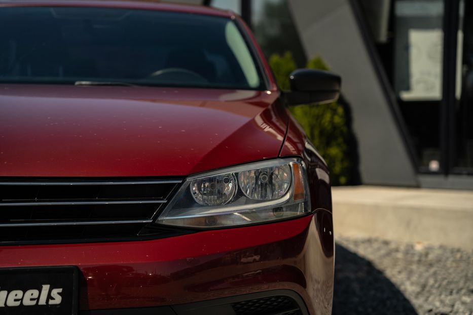 Продам Volkswagen Jetta S 2016 года в Черновцах