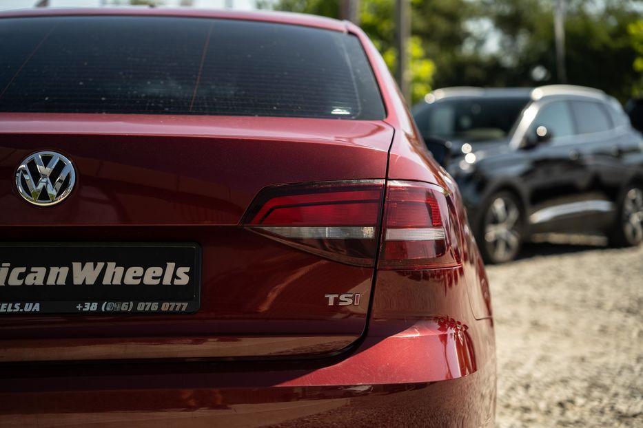 Продам Volkswagen Jetta S 2016 года в Черновцах