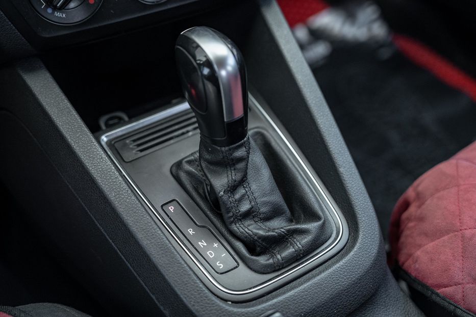 Продам Volkswagen Jetta S 2016 года в Черновцах