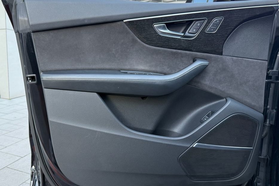 Продам Audi Q8 50 TDI 2019 года в Киеве