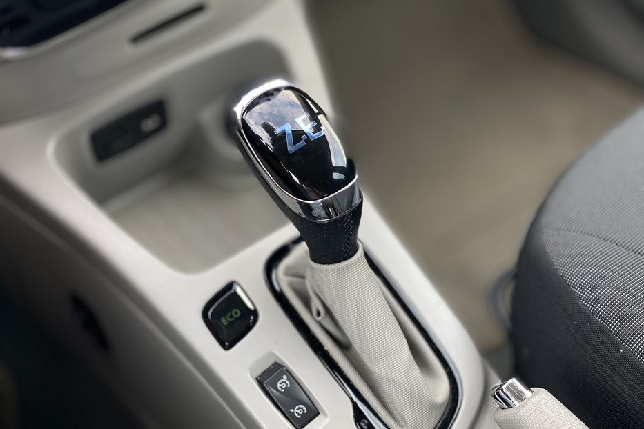 Продам Renault Zoe 2015 года в Луцке