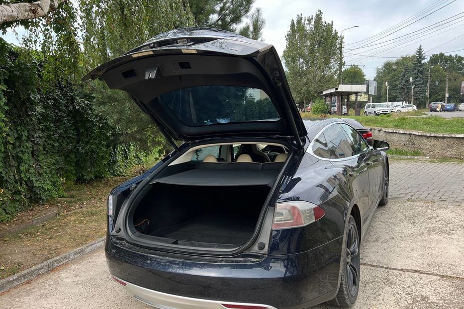 Продам Tesla Model S 2014 года в Черновцах