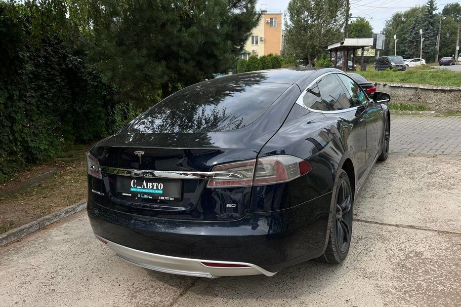 Продам Tesla Model S 2014 года в Черновцах