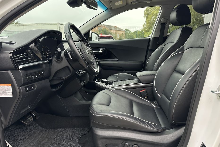 Продам Kia Niro 64 кВт Макс. комплектектація 2020 года в Львове