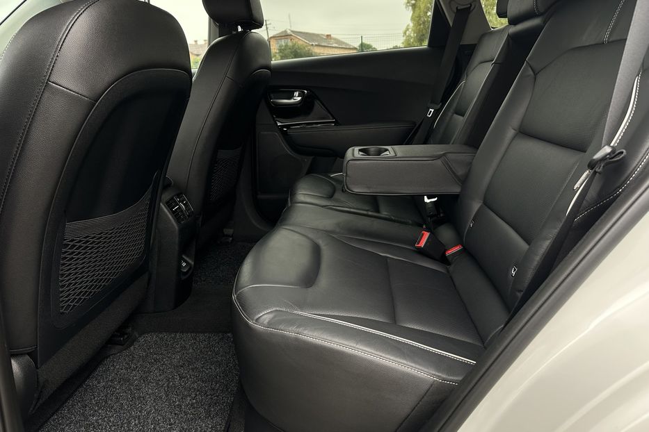 Продам Kia Niro 64 кВт Макс. комплектектація 2020 года в Львове