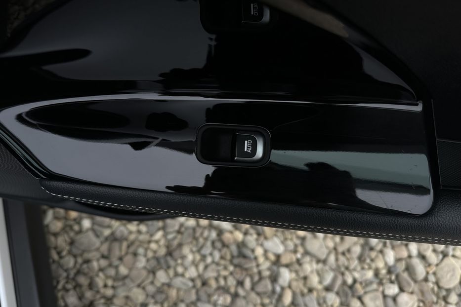 Продам Kia Niro 64 кВт Макс. комплектектація 2020 года в Львове
