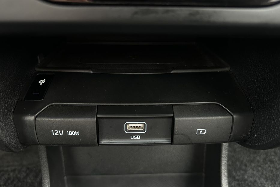 Продам Kia Niro 64 кВт Макс. комплектектація 2020 года в Львове