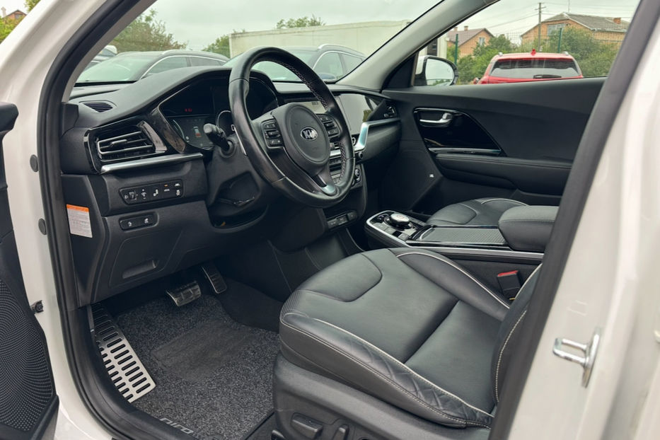 Продам Kia Niro 64 кВт Макс. комплектектація 2020 года в Львове