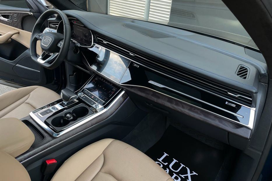 Продам Audi Q8 55 TFSI S-line 2019 года в Киеве