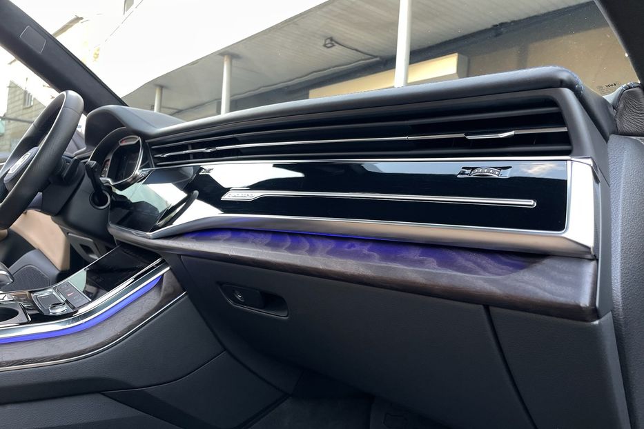 Продам Audi Q8 55 TFSI S-line 2019 года в Киеве