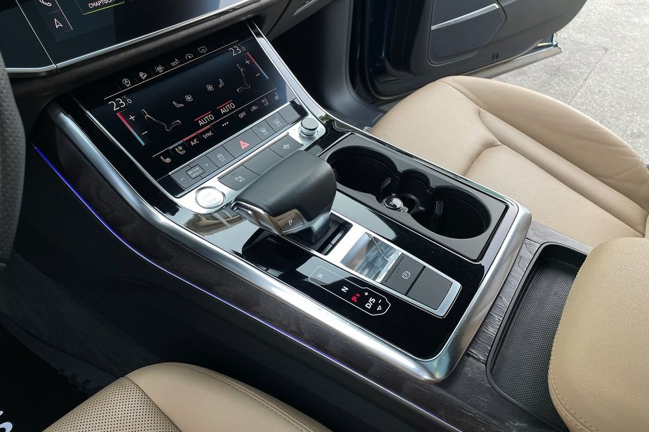 Продам Audi Q8 55 TFSI S-line 2019 года в Киеве