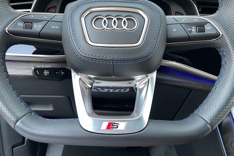 Продам Audi Q8 55 TFSI S-line 2019 года в Киеве