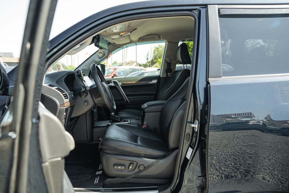 Продам Toyota Land Cruiser Prado AWD 2020 года в Черновцах