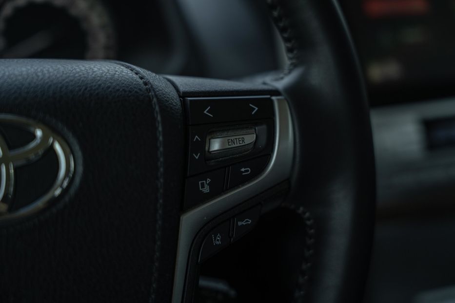 Продам Toyota Land Cruiser Prado AWD 2020 года в Черновцах