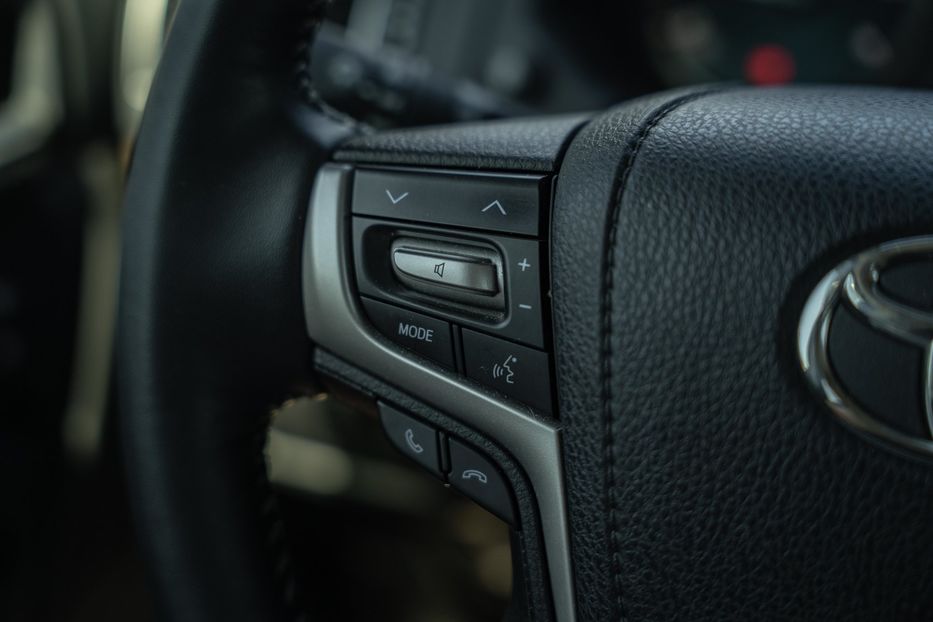 Продам Toyota Land Cruiser Prado AWD 2020 года в Черновцах