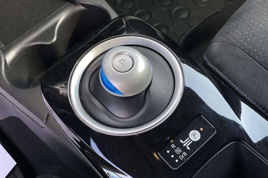 Продам Nissan Leaf 2015 года в Луцке