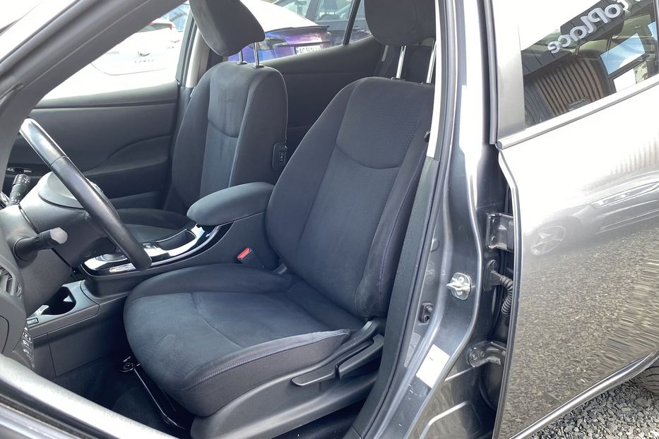 Продам Nissan Leaf 2015 года в Луцке