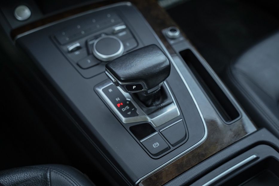 Продам Audi Q5 Premium 2017 года в Черновцах