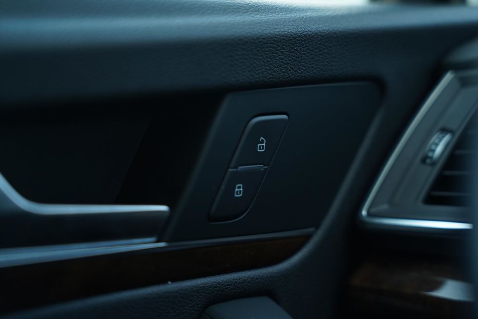 Продам Audi Q5 Premium 2017 года в Черновцах