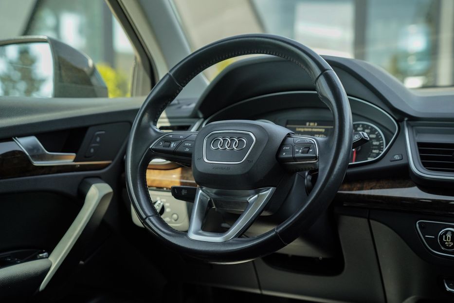 Продам Audi Q5 Premium 2017 года в Черновцах