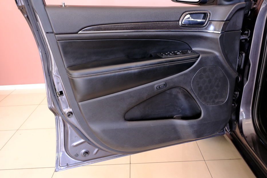 Продам Jeep Grand Cherokee 2017 года в Одессе