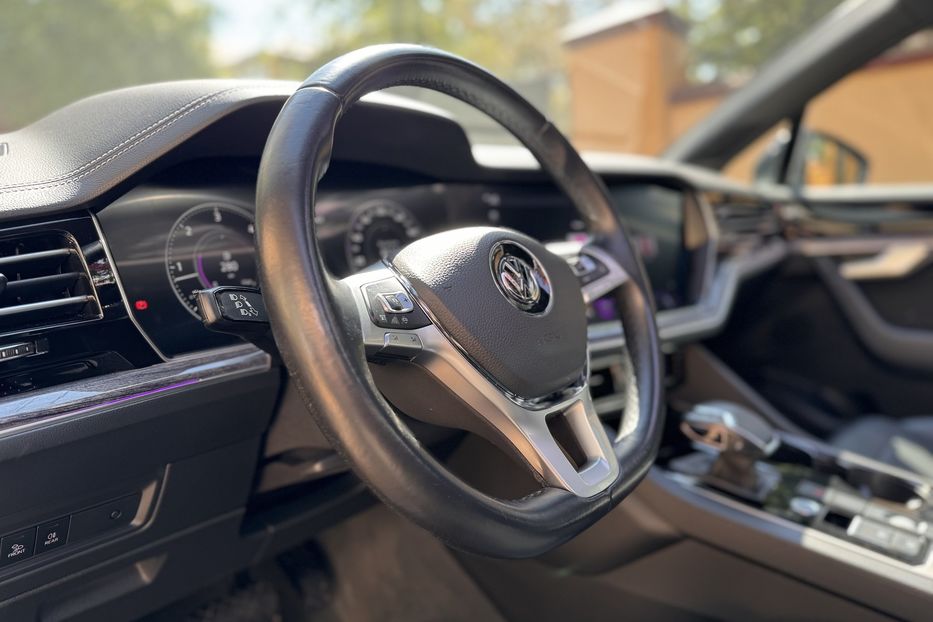 Продам Volkswagen Touareg Volkswagen TOUAREG 3, 0 л TDI  2020 года в Львове