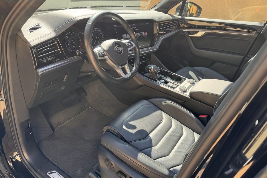 Продам Volkswagen Touareg Volkswagen TOUAREG 3, 0 л TDI  2020 года в Львове