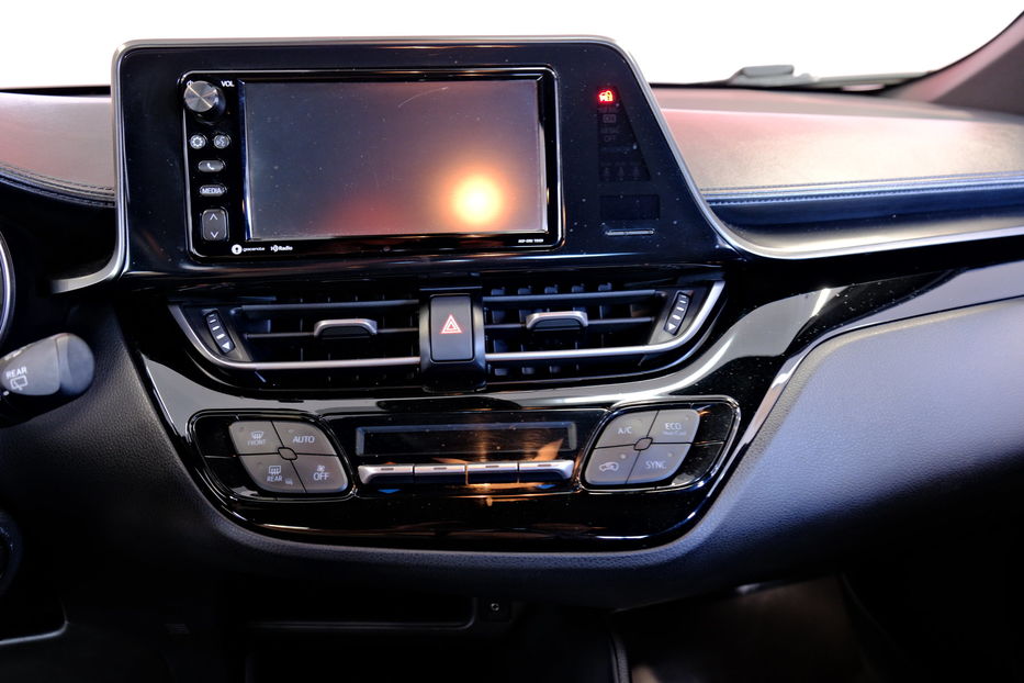 Продам Toyota C-HR 2017 года в Одессе