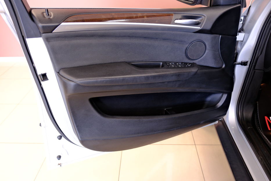Продам BMW X5 2013 года в Одессе